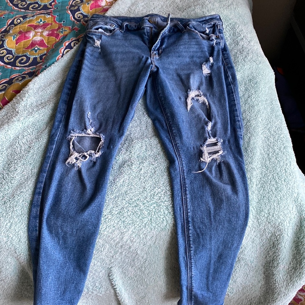 Ripped Skinny Jeans